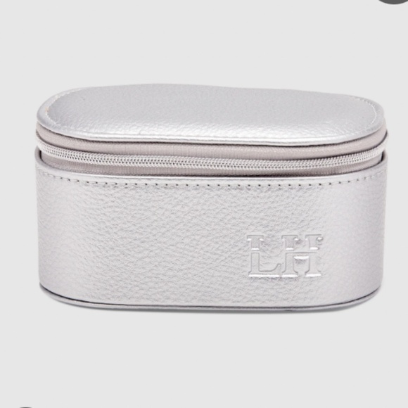 Louenhide Heart Travel Jewlery Case - Picture 3 of 6